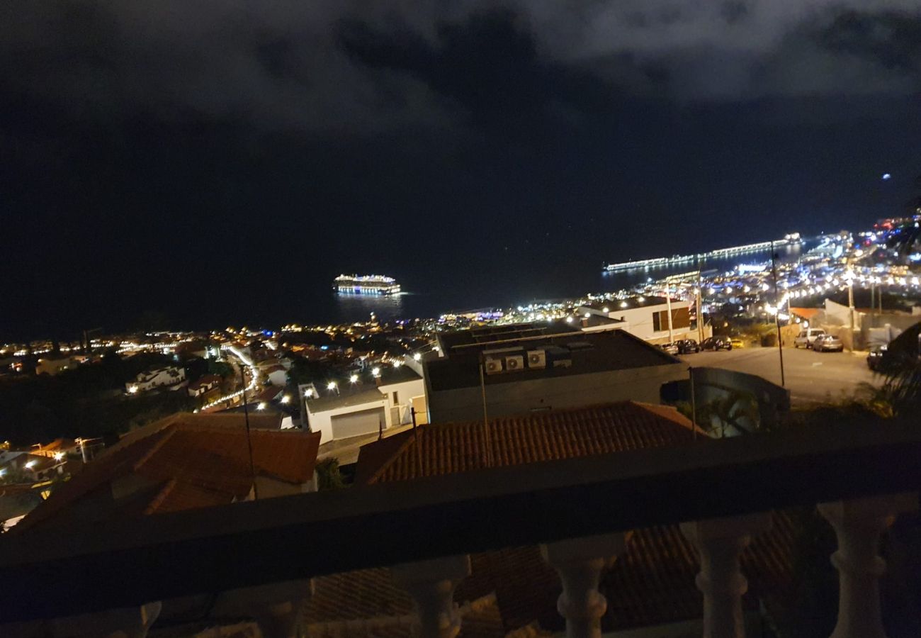 Apartment in Funchal - Botanical Bliss with Ocean Views