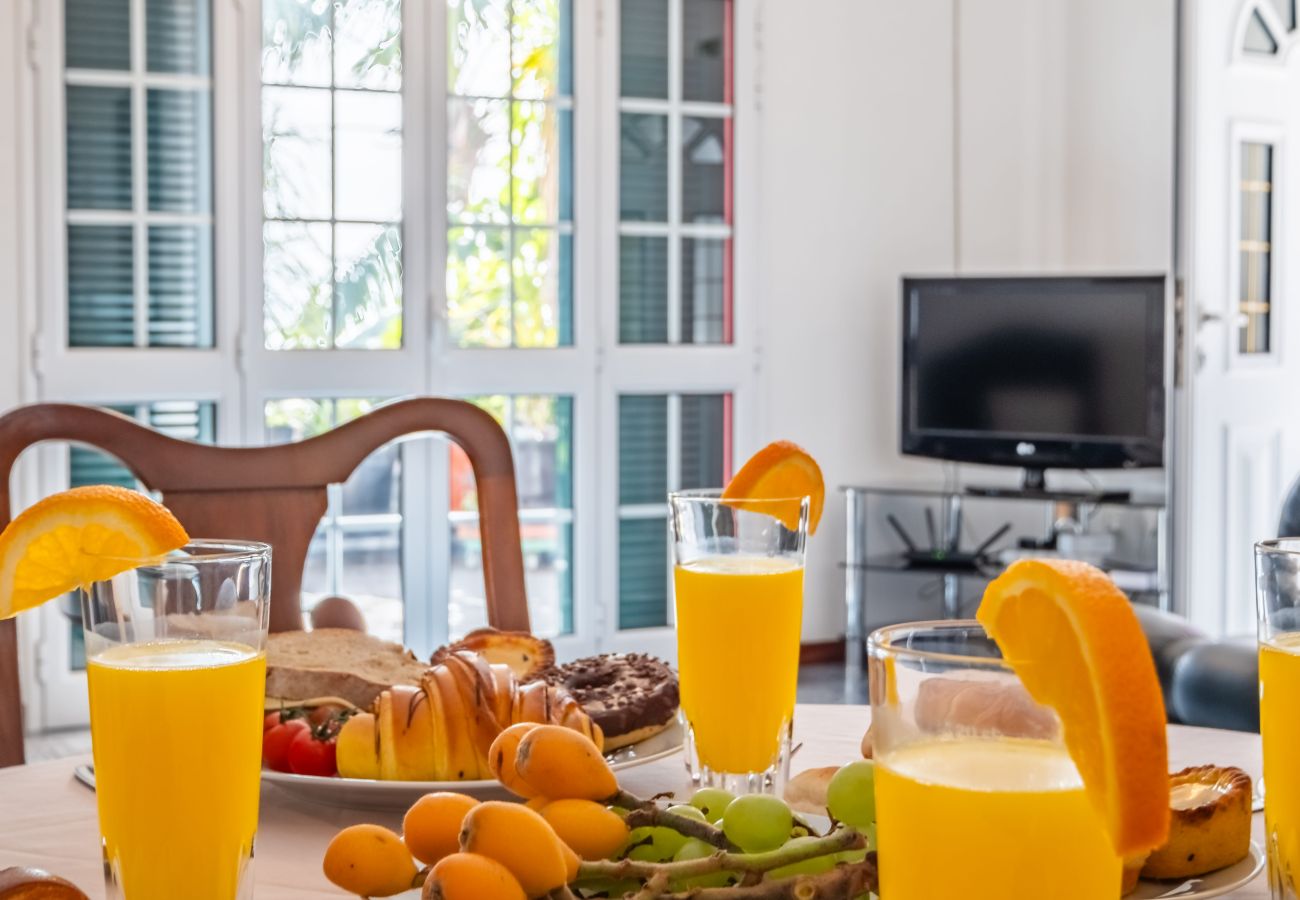 Apartment in Funchal - Botanical Bliss with Ocean Views