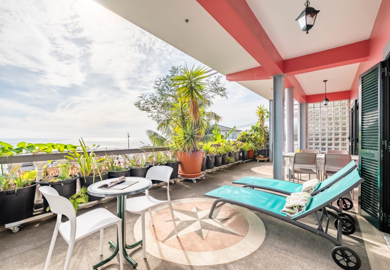 Apartment in Funchal - Botanical Bliss with Ocean Views